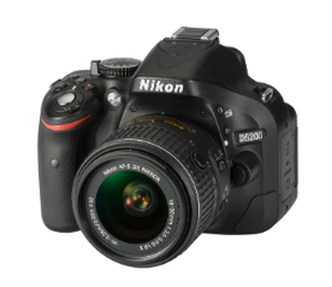 Nikon D5200 SLR-Kamera im Kit mit 18-55 mm Objektiv für nur 399,- Euro bei Media Markt