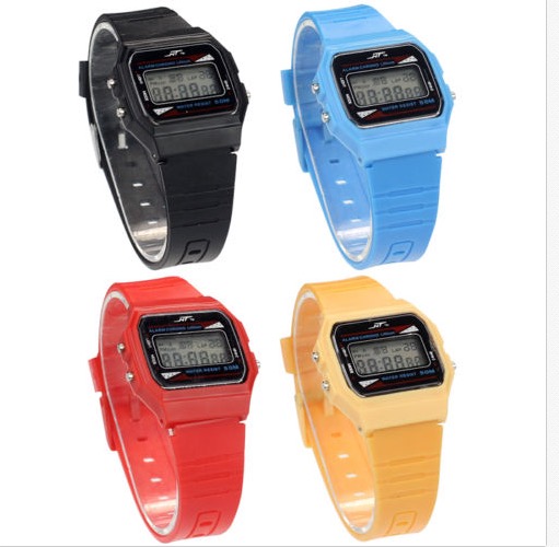 China-Gagdet: Retro Digital-Armbanduhren in vier Farben für je 1,65 Euro!