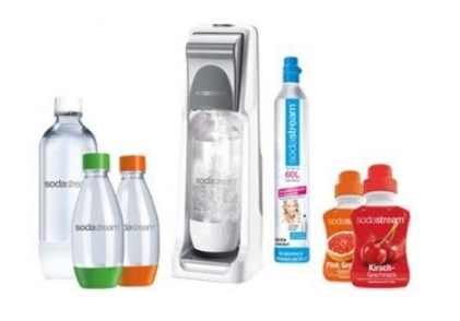 SodaStream Cool Wassersprudler mit 4 Flaschen und 2x Sirup für nur 42,- Euro inkl. Versand