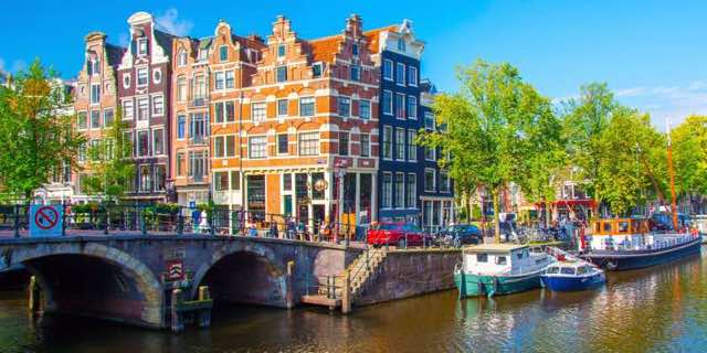 Städtetrip nach Amsterdam! 4 Tage im 4*Hotel (89%) inkl. Frühstück und Flügen nur 166,- Euro pro Person