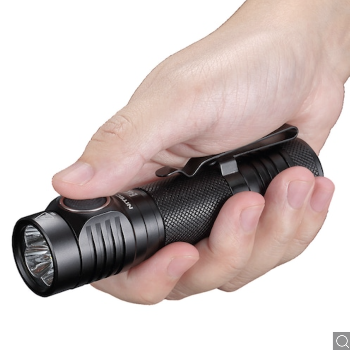 NITECORE E4K Pocket Taschenlampe mit 4400 Lumen für 54,94 Euro