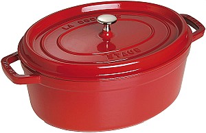 STAUB Gusseisen Bräter/Cocotte (8 Liter, 37 x 31 cm oval, Kirschrot) für 170€ (statt 237€)