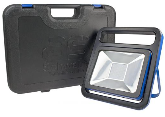as – Schwabe Chip-LED-Strahler mit Akku und Koffer, 50 W, IP 54 für nur 89,99€inkl. Versand