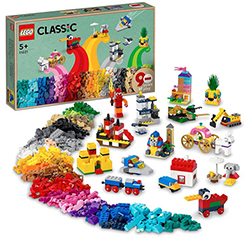 LEGO 11021 Classic 90 Jahre Spielspaß Set mit 15 Mini-Modellen legendärer LEGO Spielzeuge für nur 30,25€ (statt 38€)