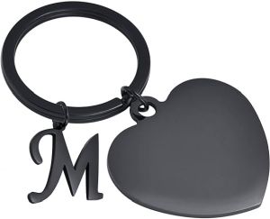 XUANPAI Personalisierter Schlüsselanhänger mit Buchstabe und Herz für 4,39€ (statt 10,99€)