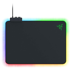 Razer Firefly V2 Gaming-Mauspad mit RGB-Beleuchtung für 29,90€ (statt 37€)