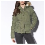 Bis zu 50% Rabatt auf Winterjacken bei Adidas + 15% Extrarabatt durch Gutscheincode