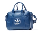 Taschen und Rucksäcke von Adidas mit satten Rabatten bei Top12