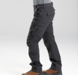 Warme FORCLAZ Herren Cargohose Travel 100 in grau für 28,98€