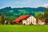 Travelcircus: Isny im Allgäu im 4-Sterne S Hotel inkl. Halbpension schon ab 99€ (statt 144€) p.P.