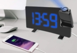 Projektionsradiowecker mit integriertem USB-Ladeanschluss für 23,99 Euro Euro bei Amazon